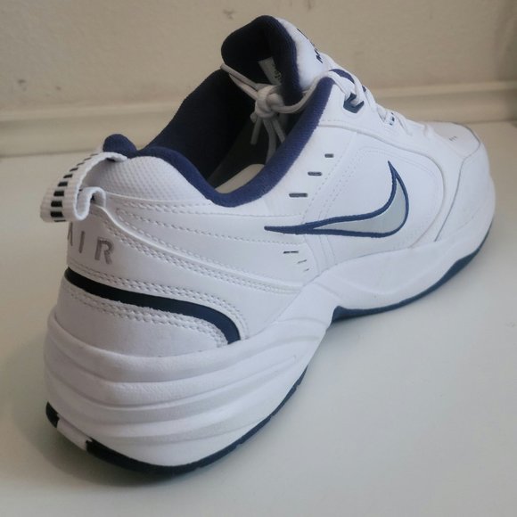 Nike - Picture 2 of 4